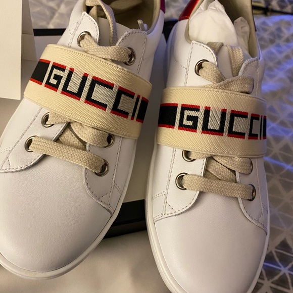 Kids unisex Gucci shoes - Picture 3 of 4